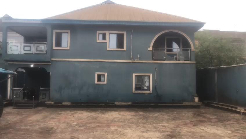 Neatly used 5 bedroom duplex for Sale at an Affordable Price