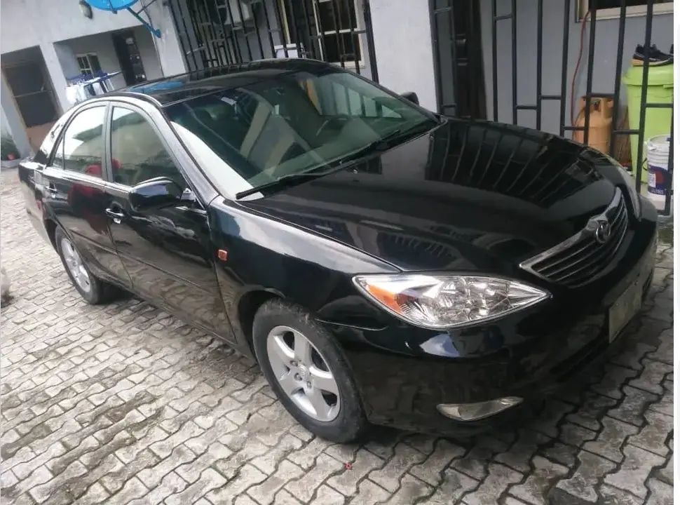  2004 TOYOTA CAMRY XLE 